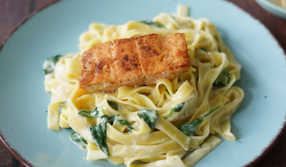 Pasta with Smoked Salmon and Creamy Spinach Sauce
